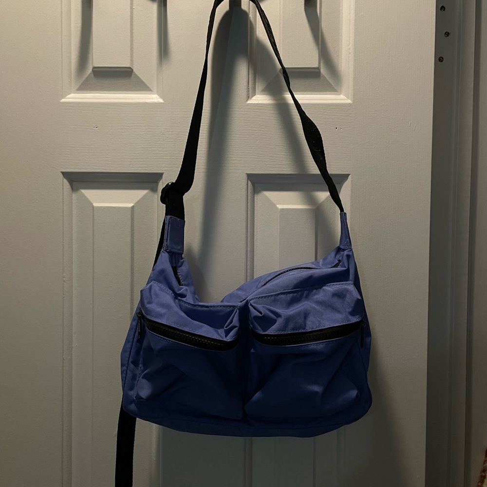 BAGGU Medium Cargo Crossbody